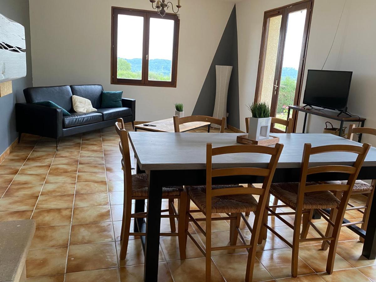Maison en campagne avec vue sur les Pyrénées Estampes Exterior foto